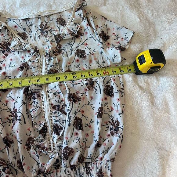 Floral top sizeL - Picture 7 of 13
